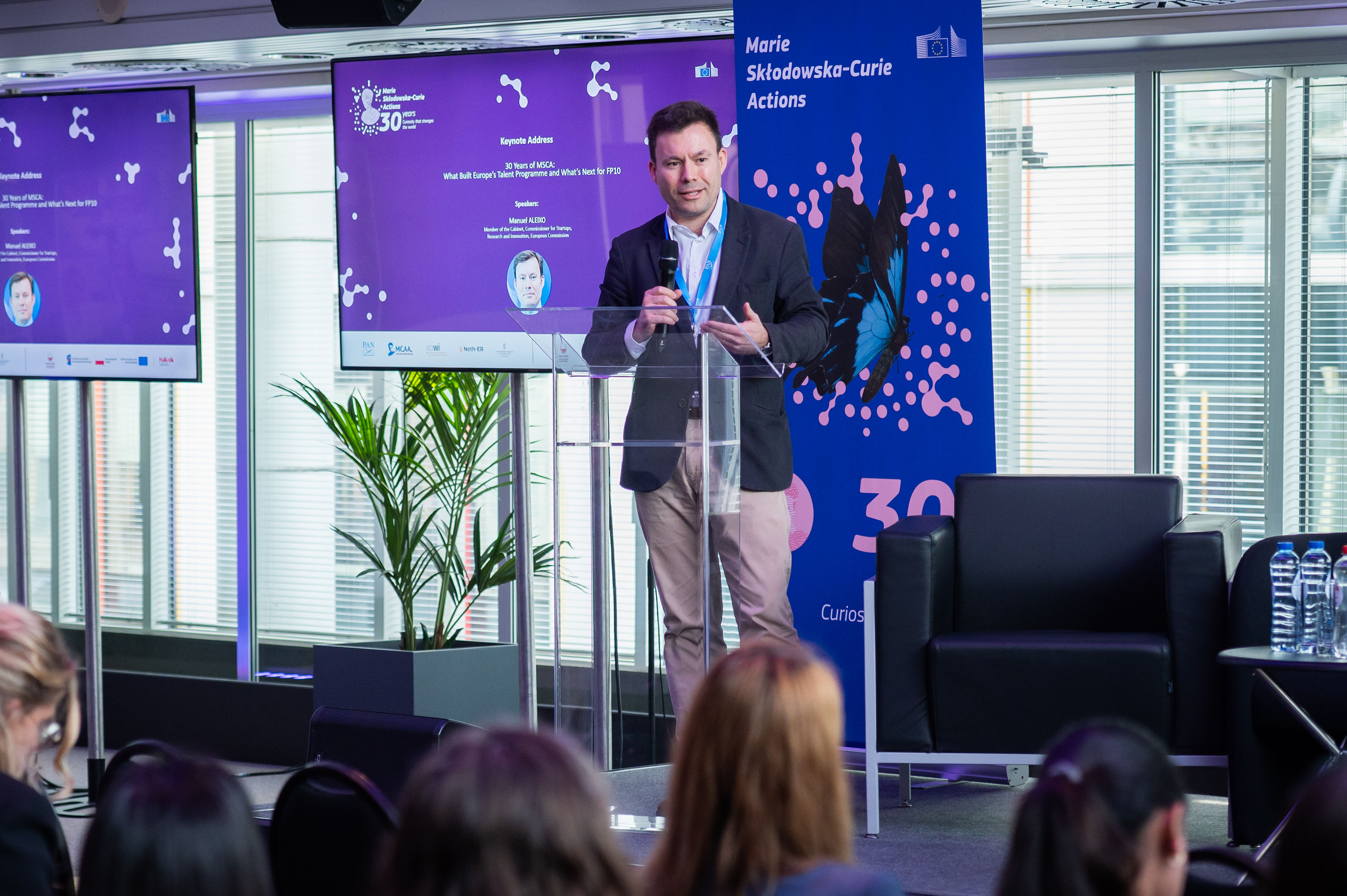 Manuel Aleixo, Member of the Cabinet of the European Commissioner for Startups, Research and Innovation, giving his opening keynote. Photo: Kinga Majewska/BXL Frame