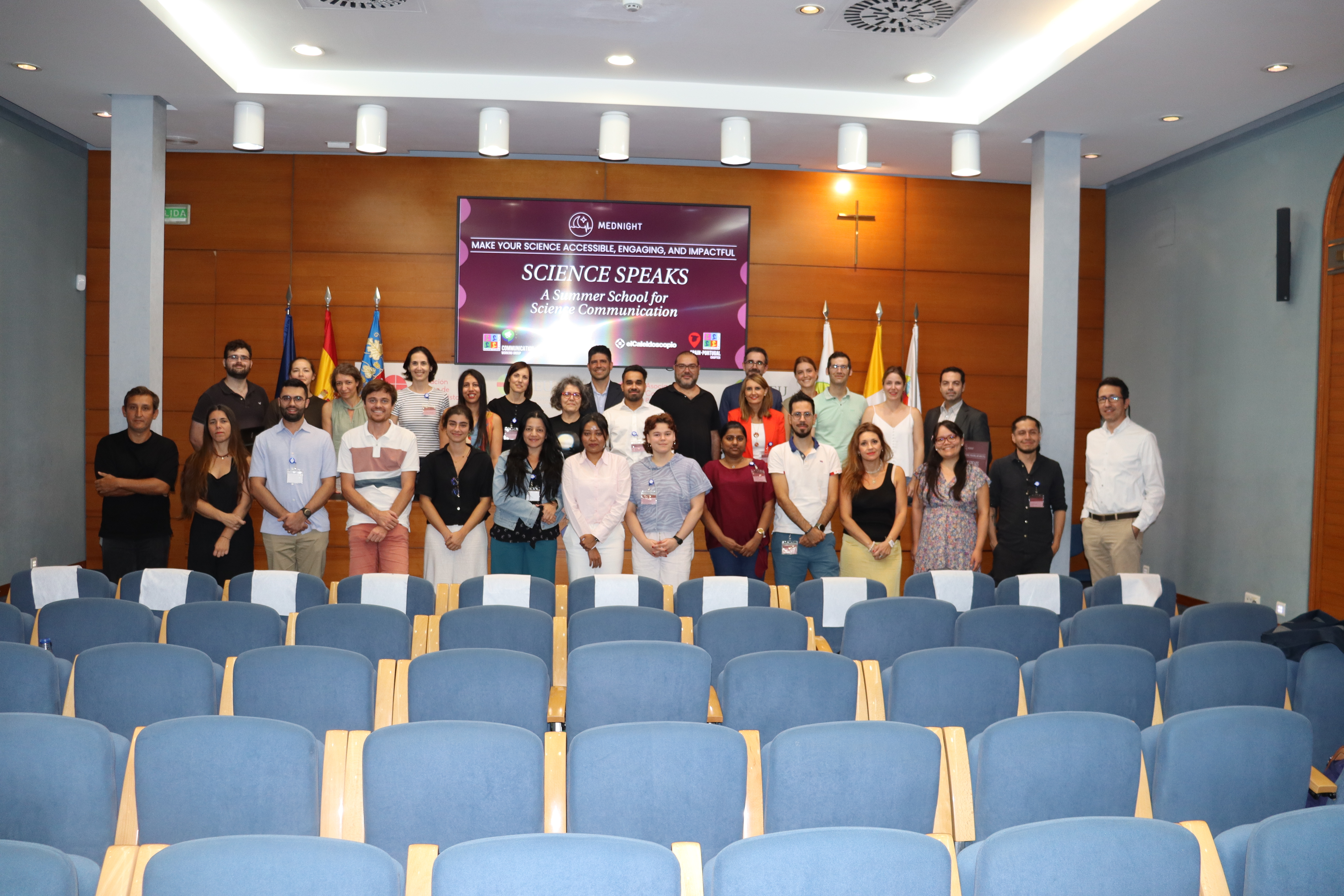 Researchers participating in the Science Speaks Summer School