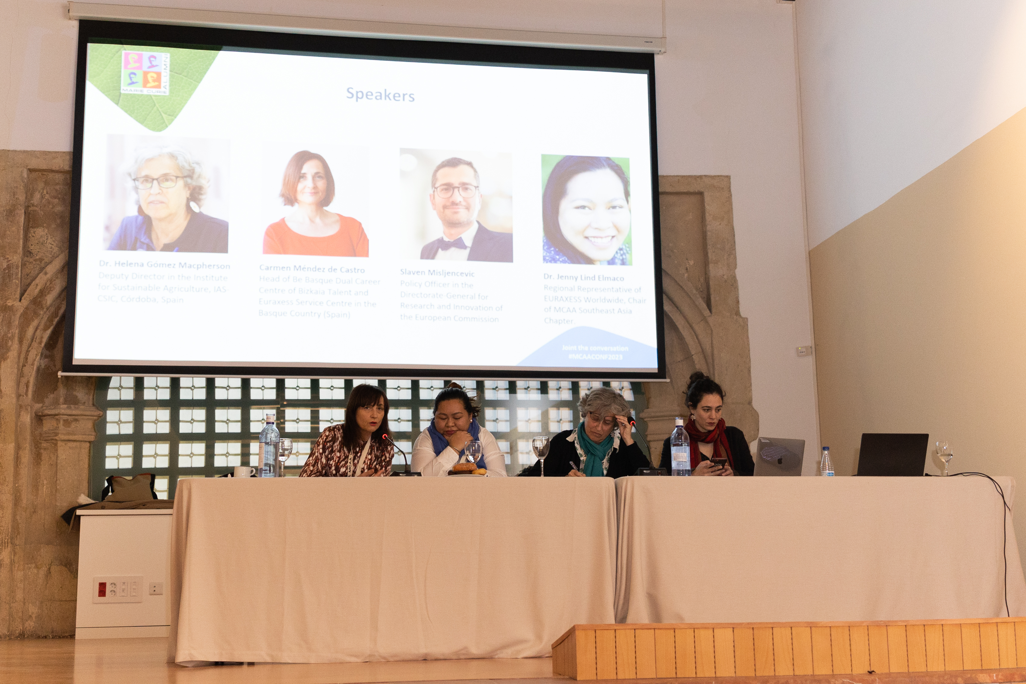 Maria Pérez Lloret and the expert panel featuring Helena Gómez Macpherson, Jenny Lind Elmaco, Carmen Mendez De Castro and Slaven Misljncevic (joined virtually)