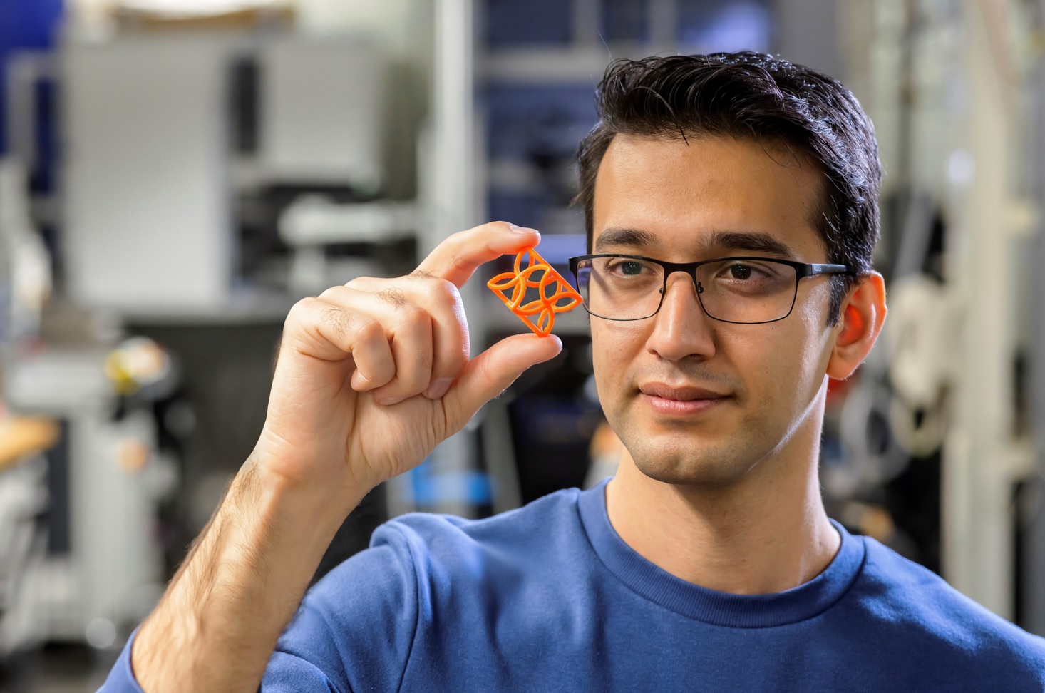 Naeim Ghavidelnia designs programmable materials that, due to their geometry, automatically adapt to changing conditions and mechanically close cracks.